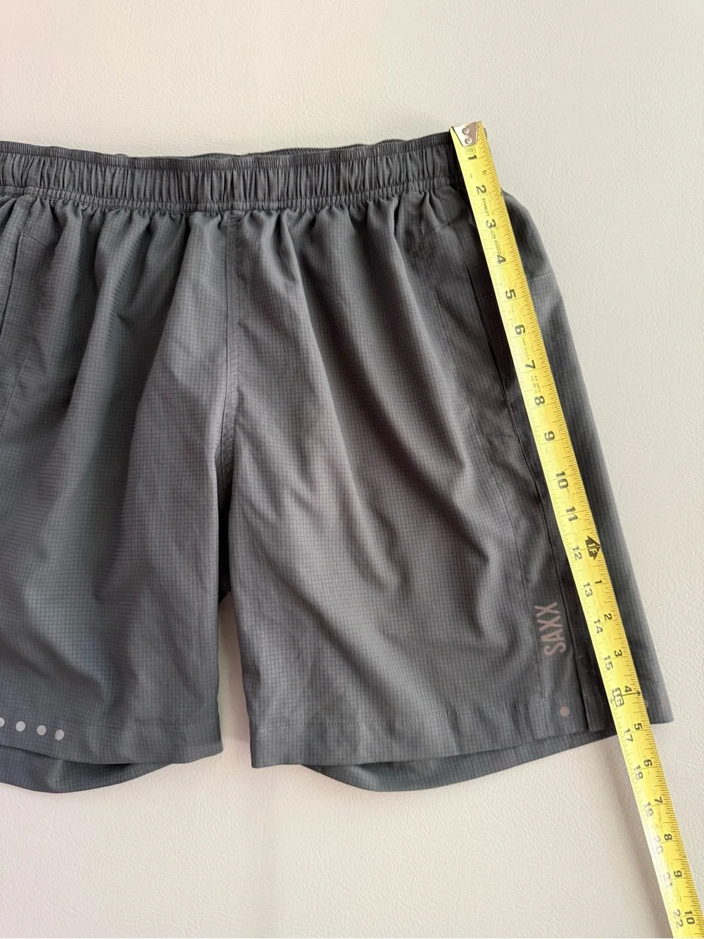 Saxx Kinetic Sport 2N1 Athletic Grey Shorts Men’s Medium with Shorts Liner
